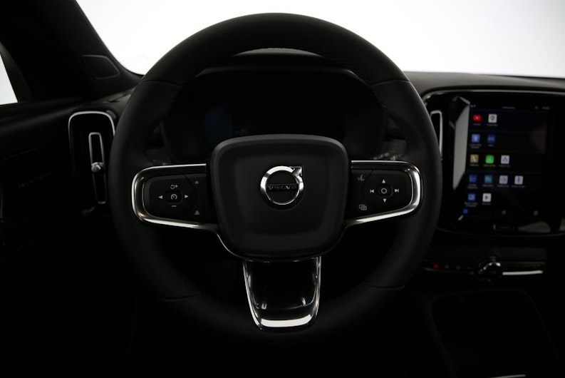 Vehicle image VOLVO XC40