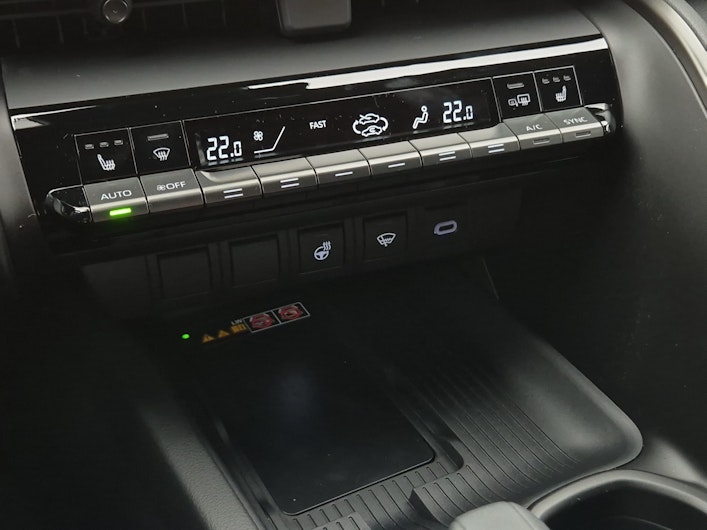 Vehicle image TOYOTA C-HR