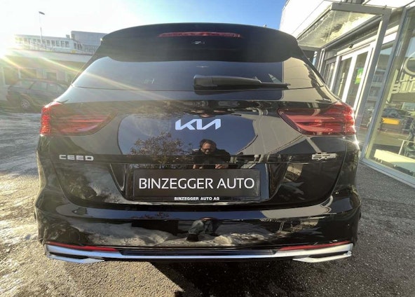 Vehicle image 3 Vehicle image 3