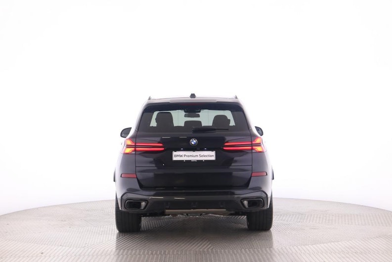 Vehicle image BMW X5