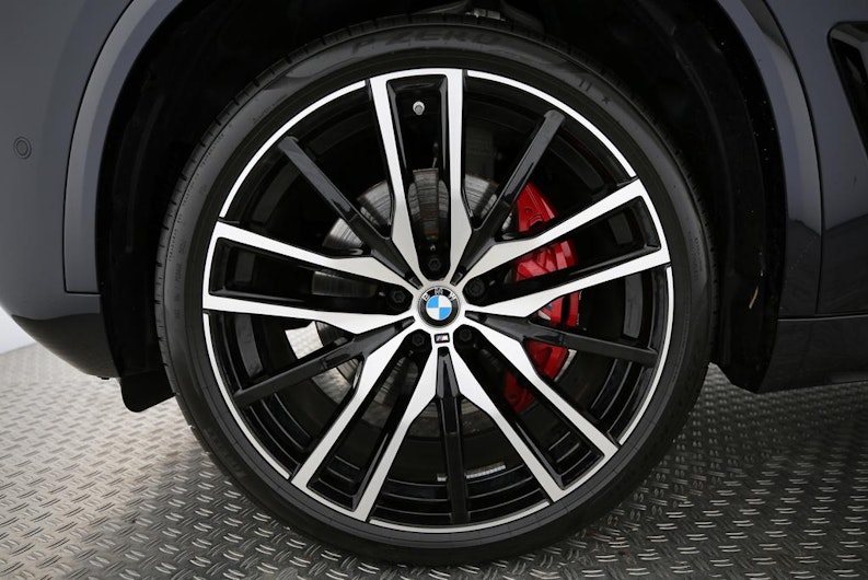 Vehicle image BMW X5