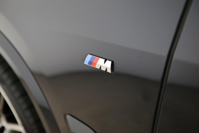 Vehicle image BMW X5