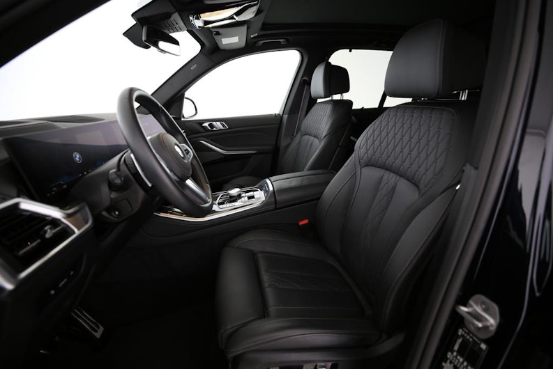 Vehicle image BMW X5