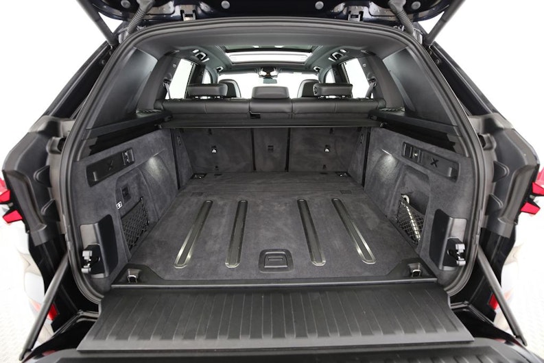 Vehicle image BMW X5