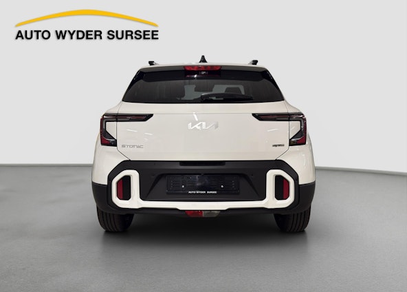 Vehicle image 4 Vehicle image 4