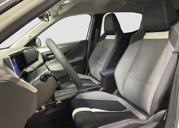 Vehicle image 8 Vehicle image 8