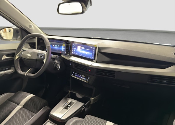 Vehicle image 13 Vehicle image 13