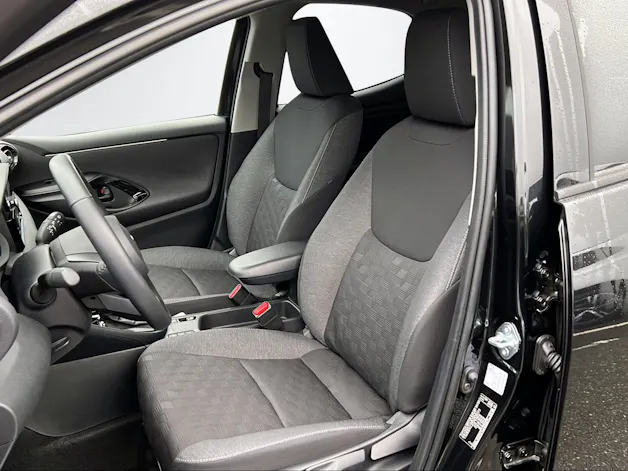 Toyota Yaris 1.5 VVT-i HSD Trend