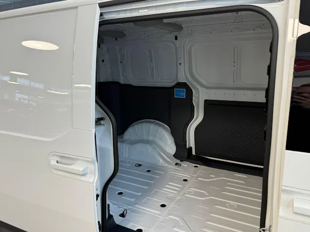 Kia PV5 Cargo 71.2 kWh Plus