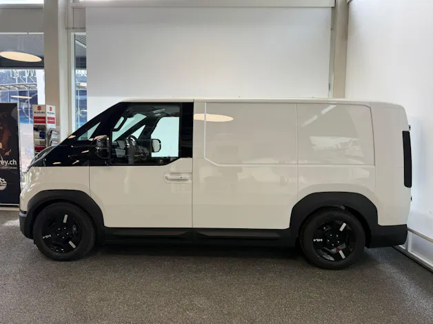 Kia PV5 Cargo 71.2 kWh Plus