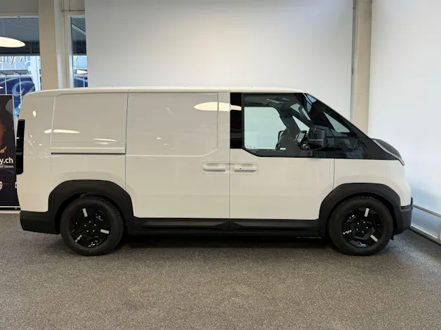 Kia PV5 Cargo 71.2 kWh Plus