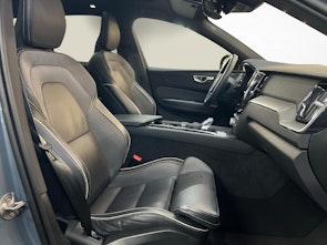 Vehicle image VOLVO XC60 2.0 T6 TE Ultimate Dark eAWD