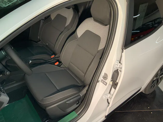 Mitsubishi Colt 1.6 HEV Invite+
