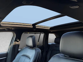 https://vehicle.imgix.net/4141714/449fd90a-e2c9-4f97-9713-0fe170e24120.jpg