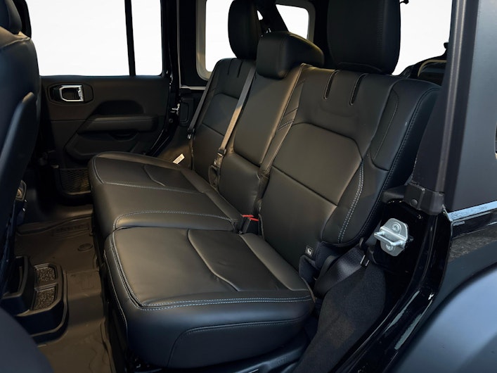 Vehicle image JEEP WRANGLER