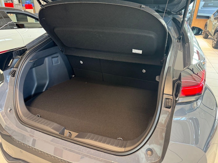 Vehicle image TOYOTA C-HR