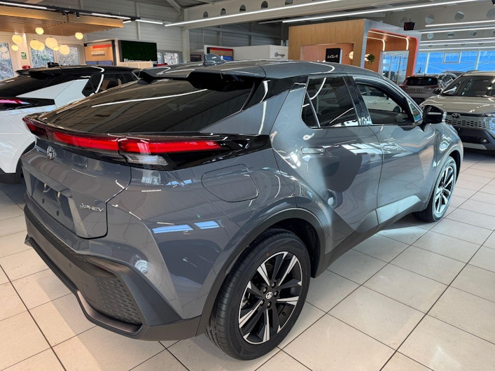 Vehicle image TOYOTA C-HR