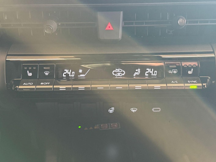 Vehicle image TOYOTA C-HR