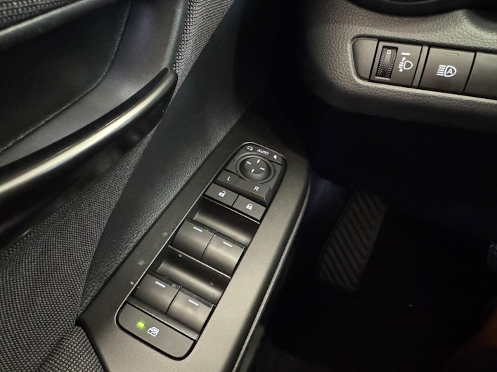 Vehicle image TOYOTA C-HR