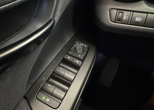 Vehicle image 9 Vehicle image 9