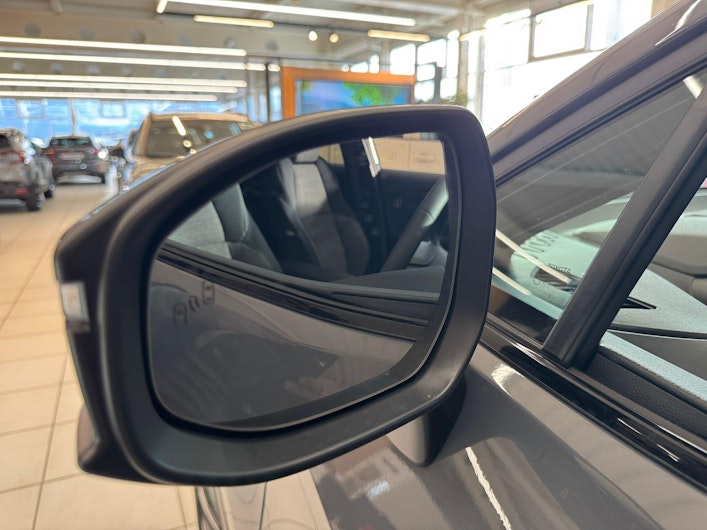 Vehicle image TOYOTA C-HR