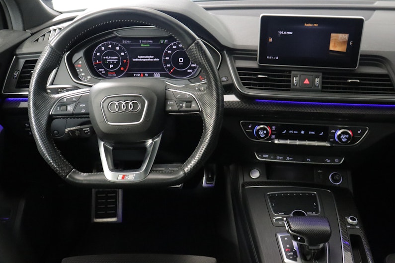 Vehicle image AUDI Q5