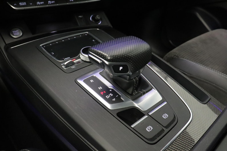 Vehicle image AUDI Q5