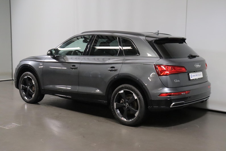 Vehicle image AUDI Q5