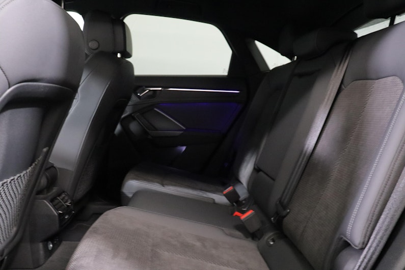 Vehicle image AUDI Q3