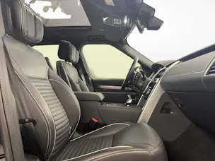 Land Rover Discovery 3.0 D I6 300 Dynamic HSE