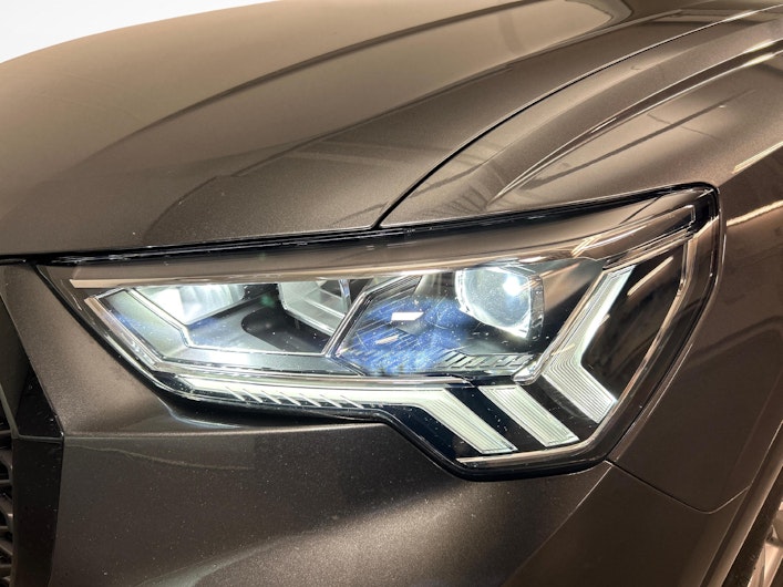 Vehicle image AUDI Q3