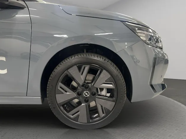 Opel Corsa-e 156 GS