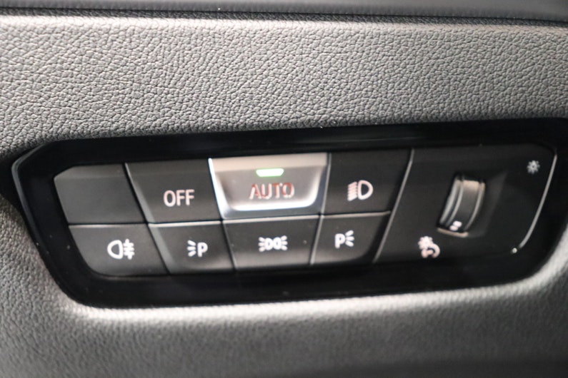 Vehicle image BMW 3 SERIES