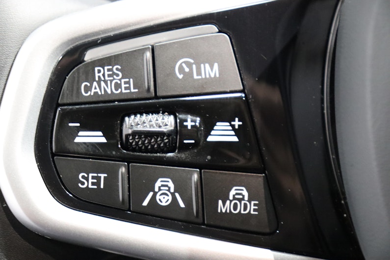 Vehicle image BMW 3 SERIES