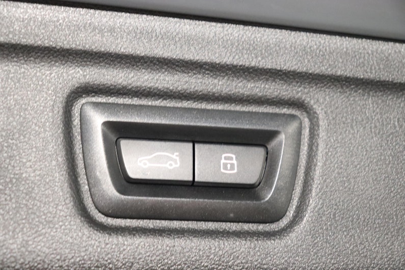 Vehicle image BMW 3 SERIES