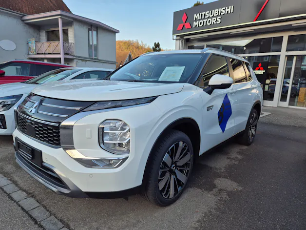 Mitsubishi Outlander 2.4 PHEV Intense 4x4 TOP