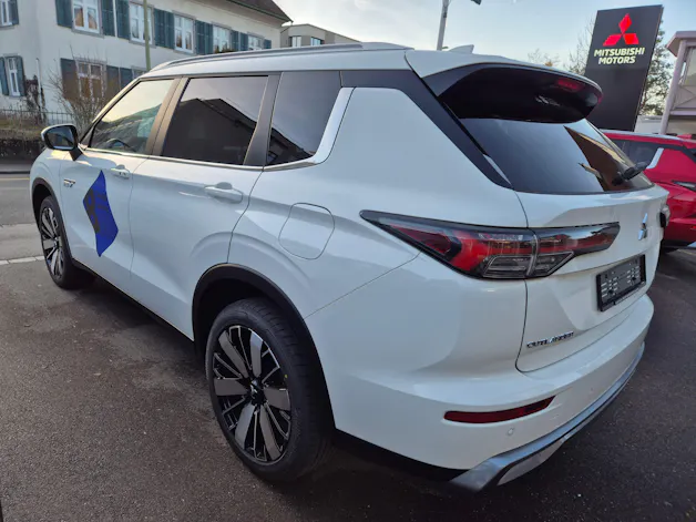 Mitsubishi Outlander 2.4 PHEV Intense 4x4 TOP