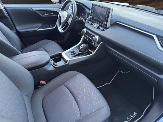 Vehicle image 6 Vehicle image 6