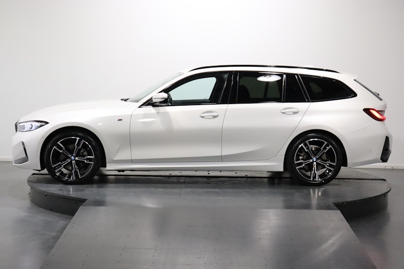 Vehicle image BMW 3 SERIES