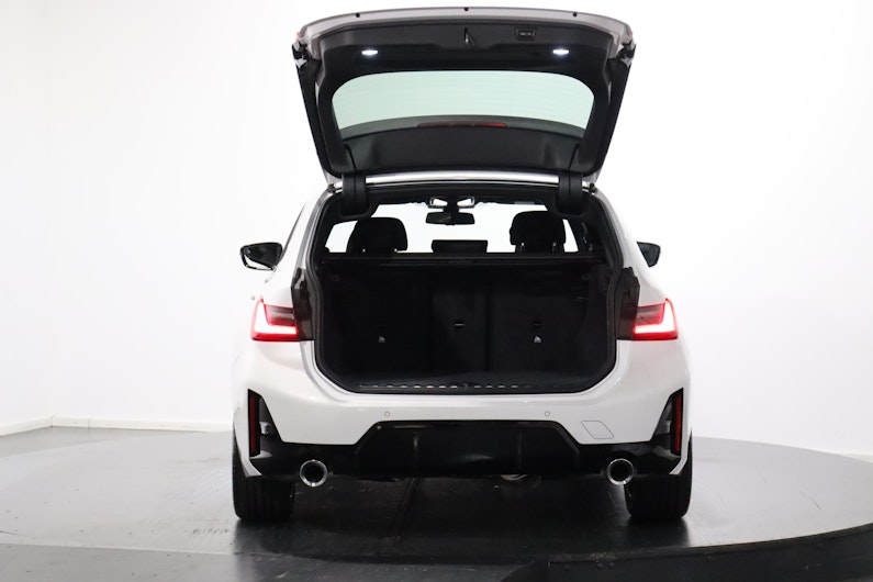 Vehicle image BMW 3 SERIES