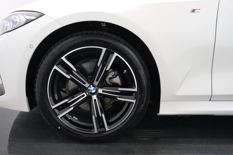 Vehicle image BMW 3 SERIES