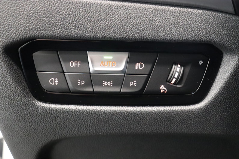 Vehicle image BMW 3 SERIES