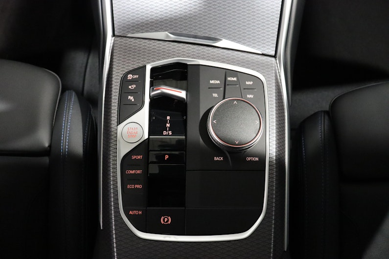 Vehicle image BMW 3 SERIES