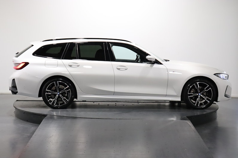 Vehicle image BMW 3 SERIES