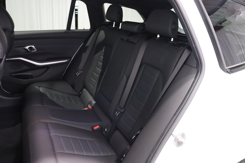 Vehicle image BMW 3 SERIES