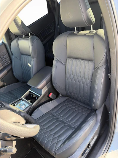Fahrzeugbild MITSUBISHI OUTLANDER