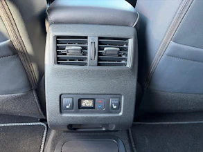 https://vehicle.imgix.net/4141918/9e1b3b13-abf1-41c2-8c4a-6764ec187088.jpg
