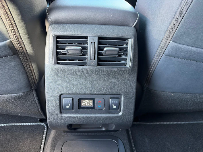 Fahrzeugbild MITSUBISHI OUTLANDER