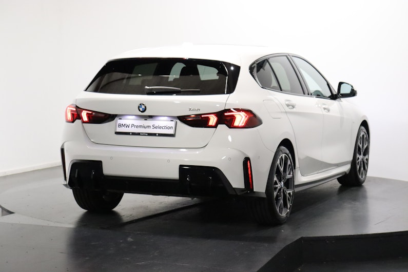 Vehicle image BMW 1 SERIES