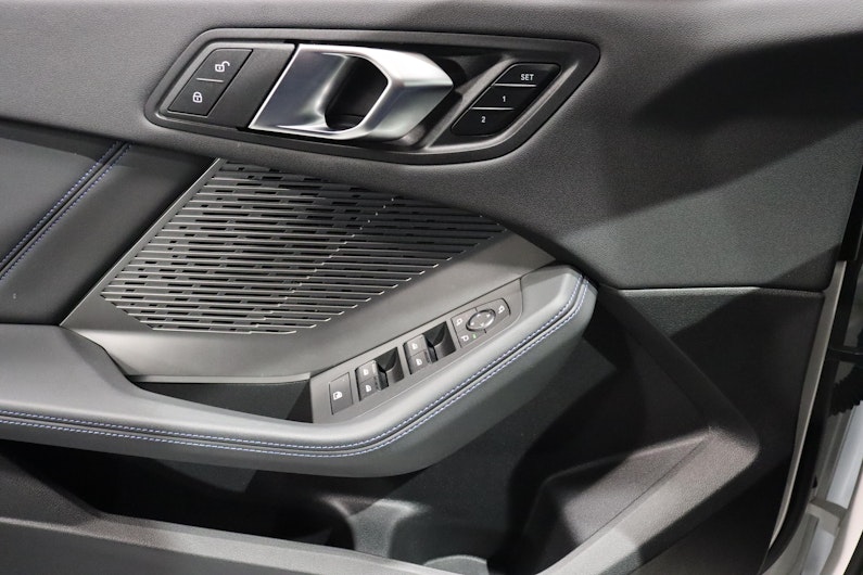 Vehicle image BMW 1 SERIES